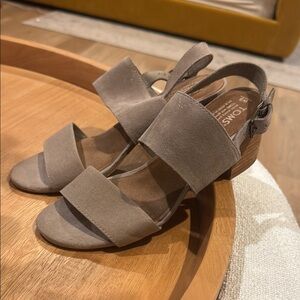 Toms Tan Sandals with Chunky Heel and Wide Straps